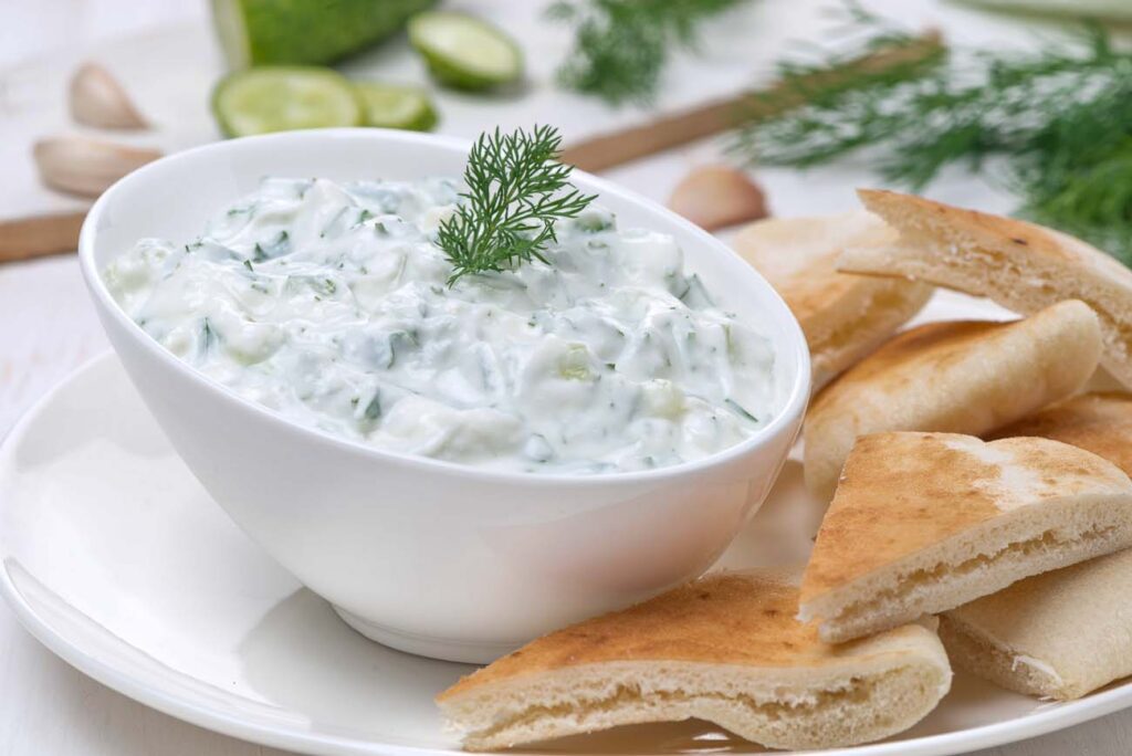 Summer Diet Tip: Add These 5 Soothing Raitas to Stay Refreshed 6 Bottle Gourd (Lauki) Raita
